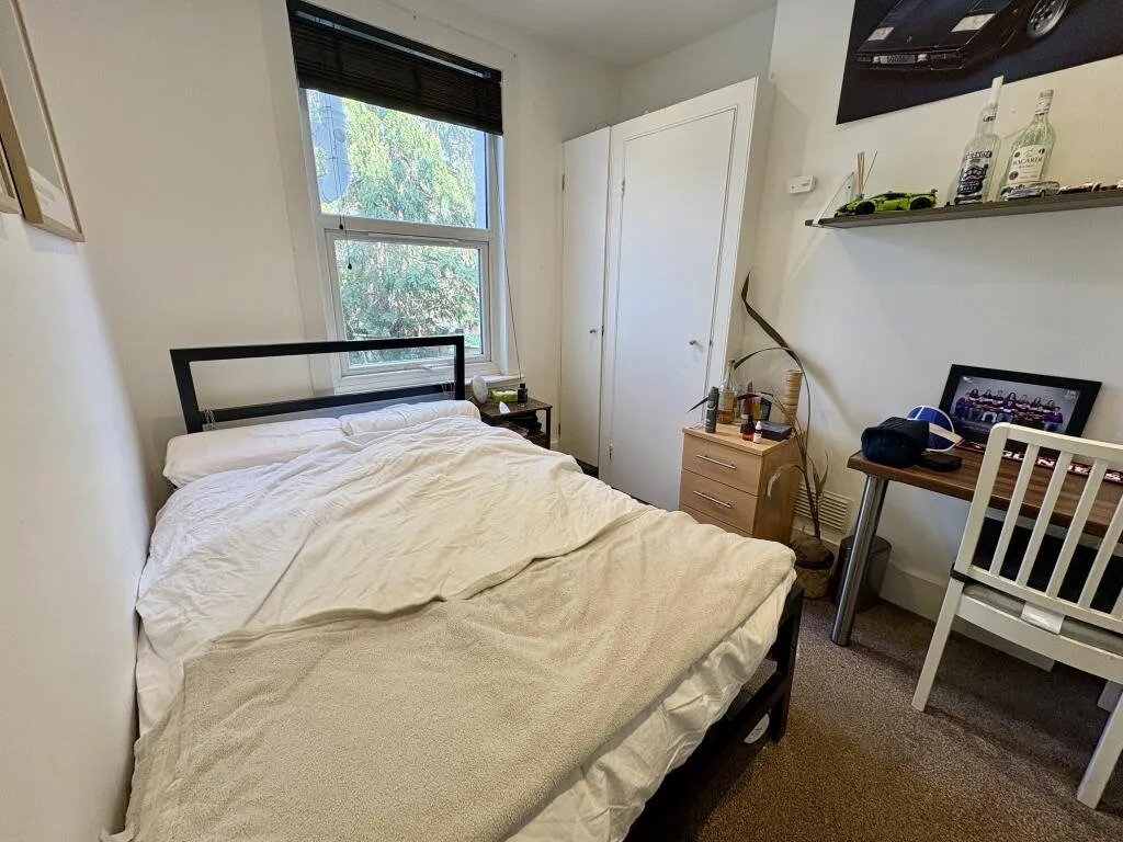 6 bedroom house for rent