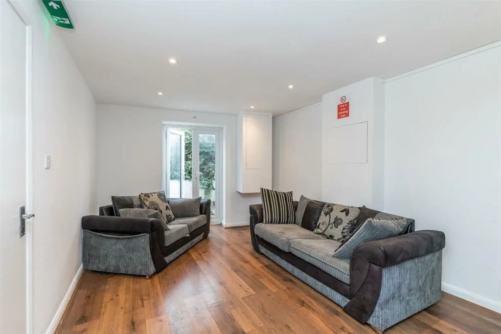 6 bedroom house share for rent