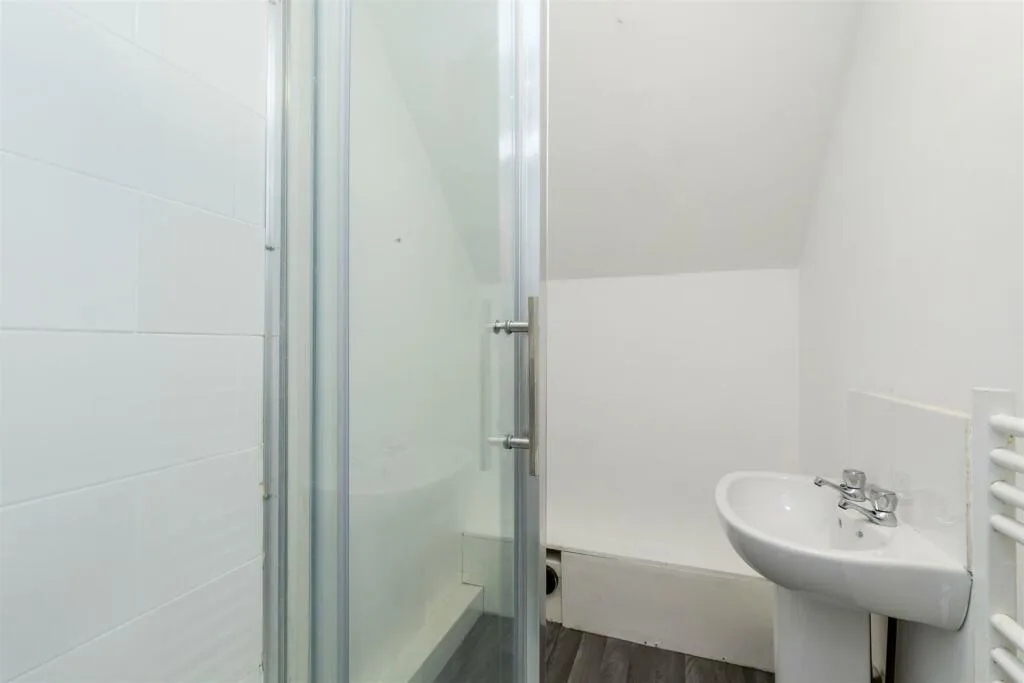 6 bedroom house share for rent