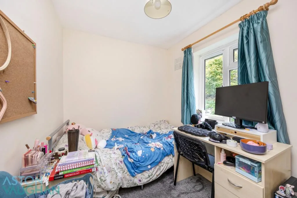 4 bedroom semi-detached house for rent