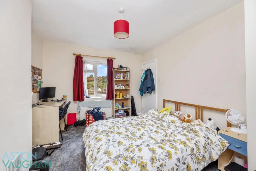 4 bedroom semi-detached house for rent