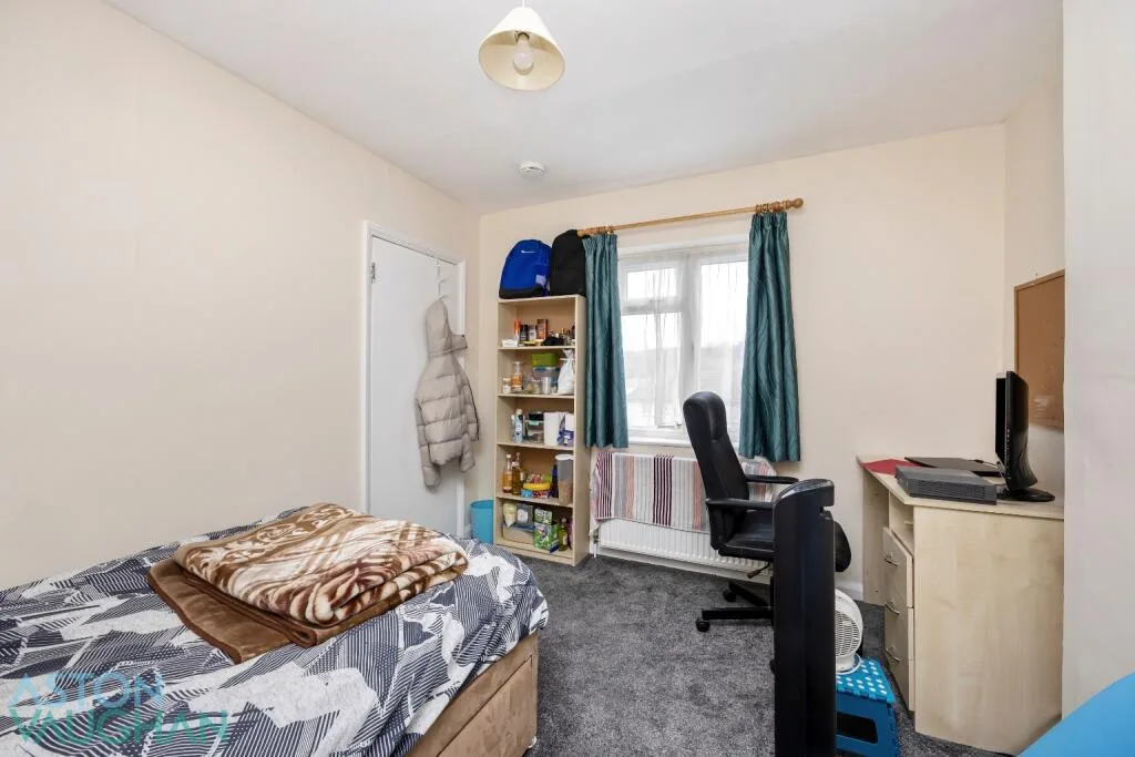 4 bedroom semi-detached house for rent