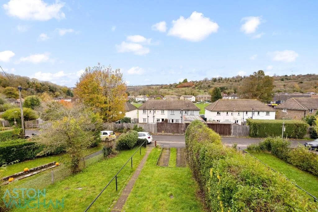 4 bedroom semi-detached house for rent