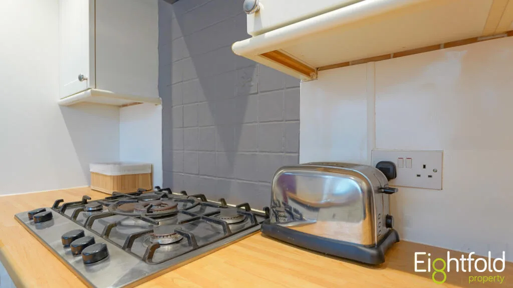 6 bedroom terraced house for rent