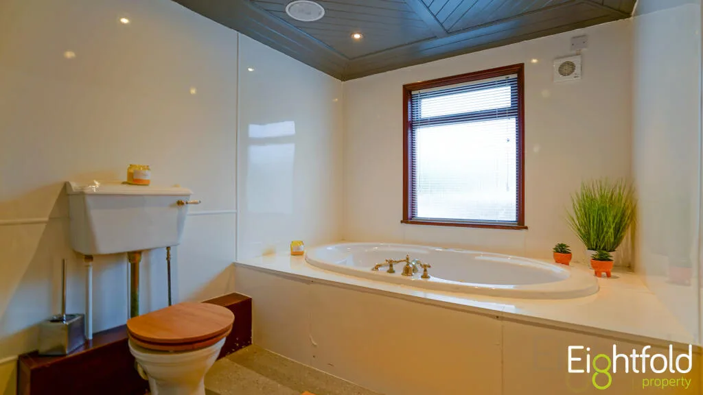 6 bedroom terraced house for rent