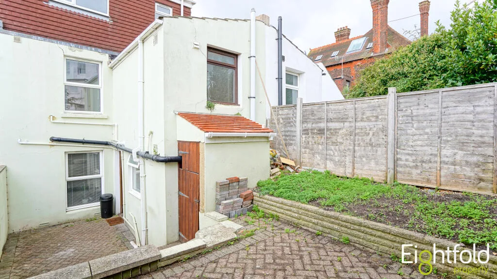 6 bedroom terraced house for rent