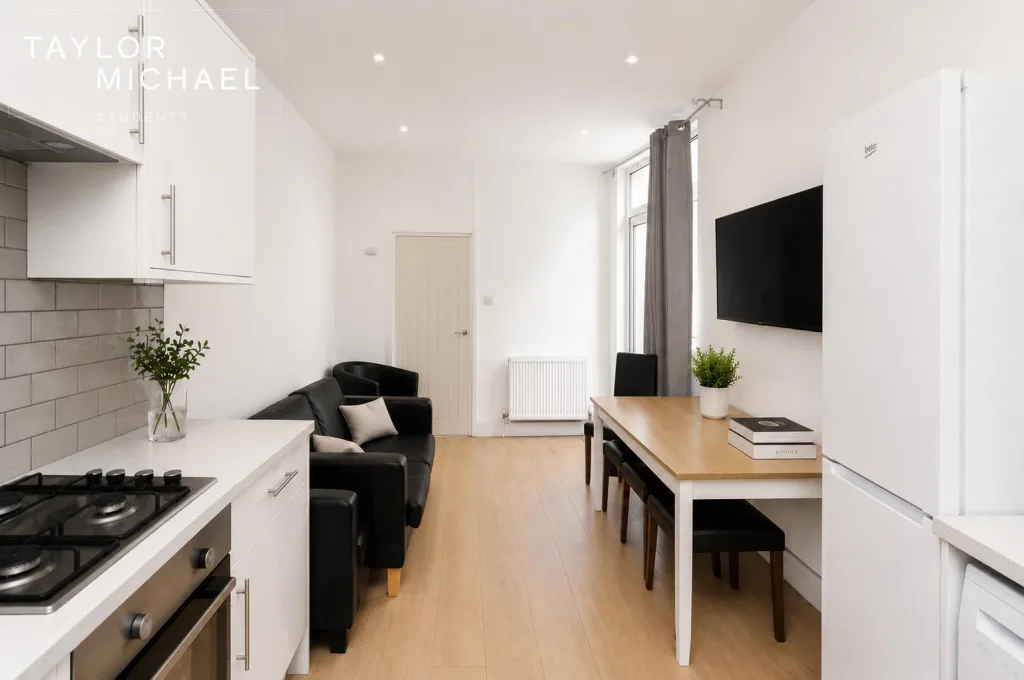 5 bedroom terraced house for rent