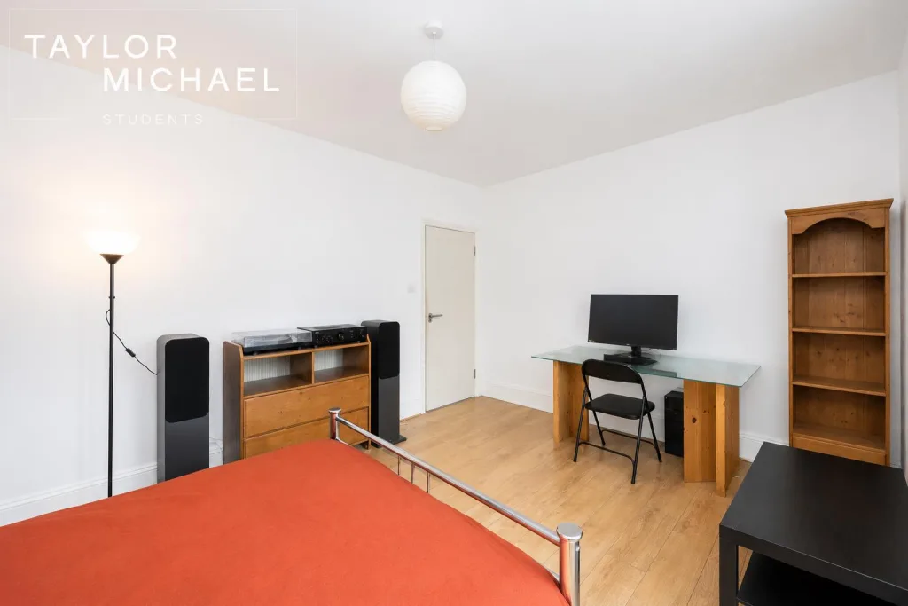 5 bedroom terraced house for rent