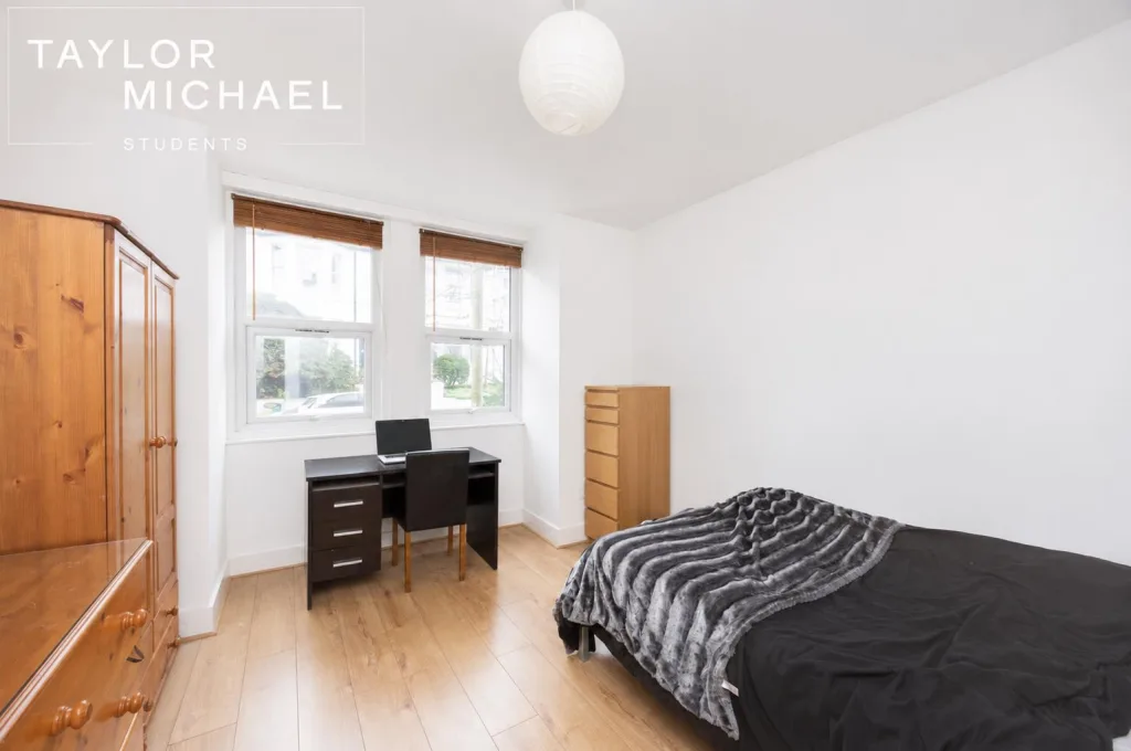 5 bedroom terraced house for rent