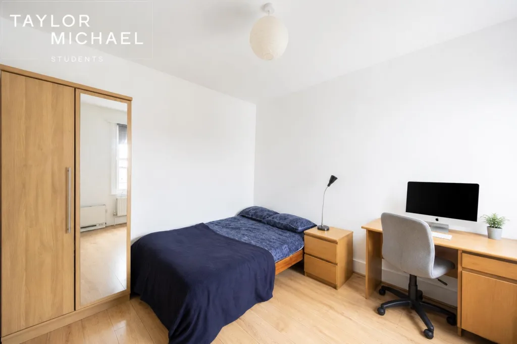 5 bedroom terraced house for rent