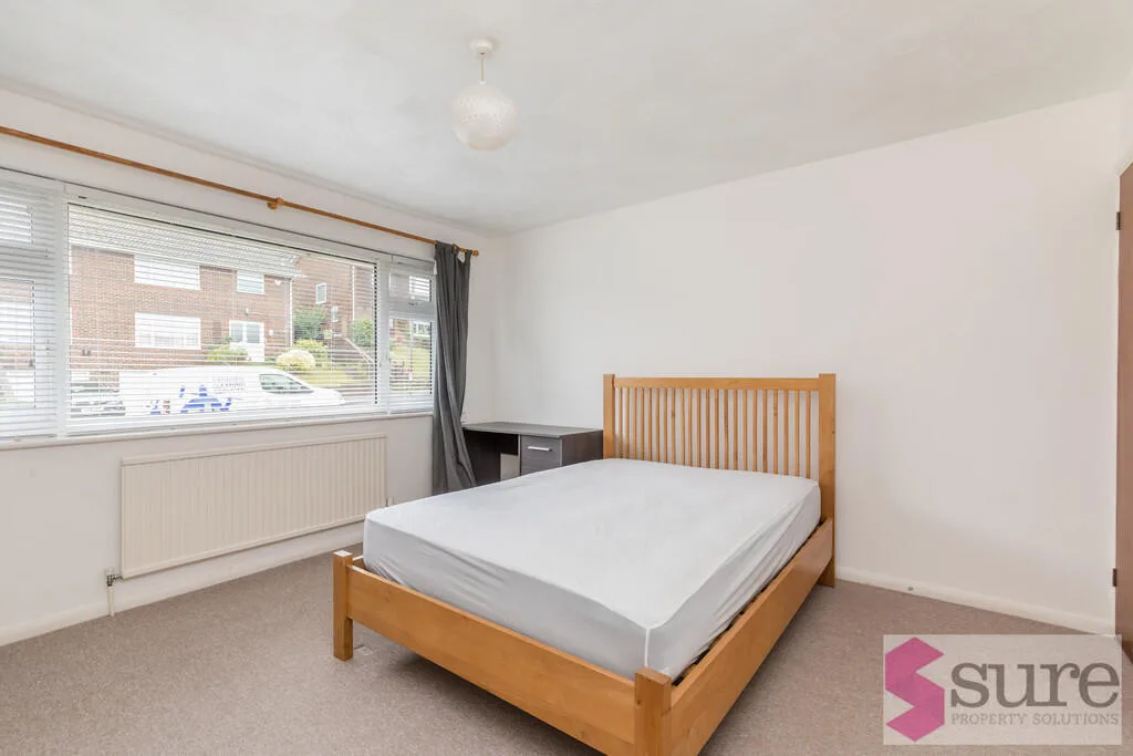 5 bedroom semi-detached house for rent