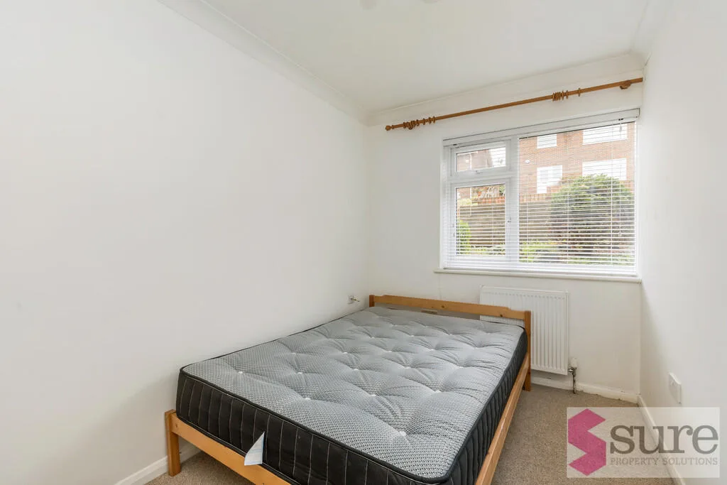 5 bedroom semi-detached house for rent