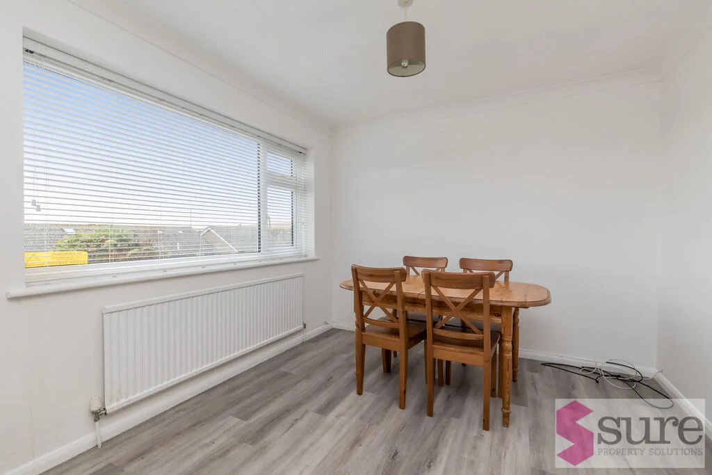 5 bedroom semi-detached house for rent