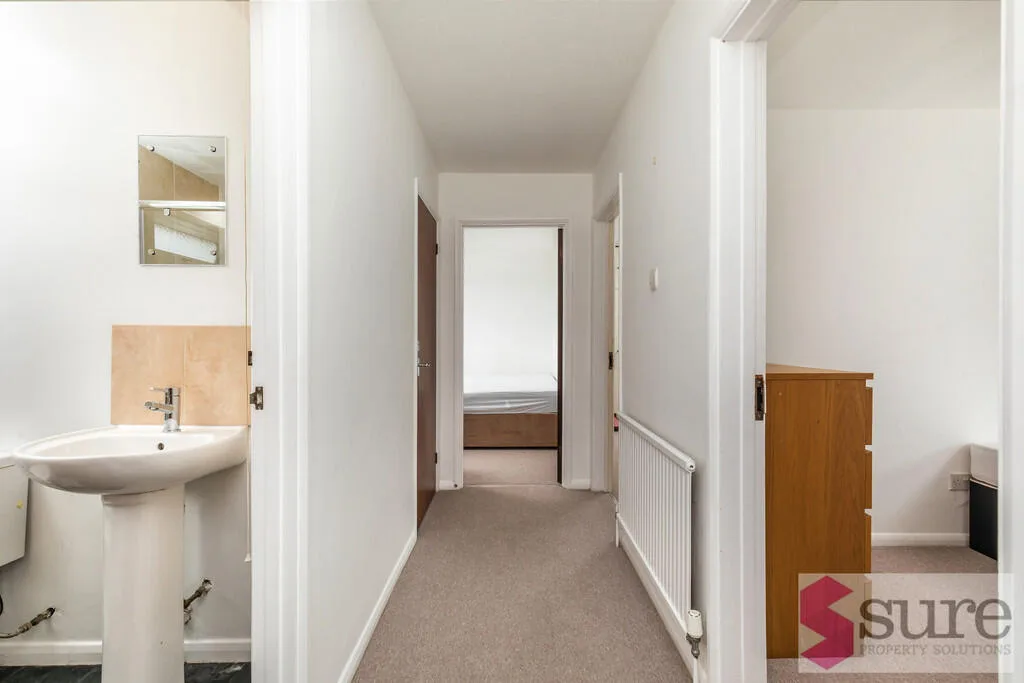 5 bedroom semi-detached house for rent