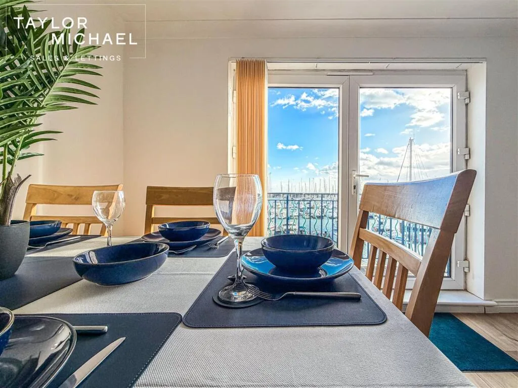 4 bedroom flat for rent