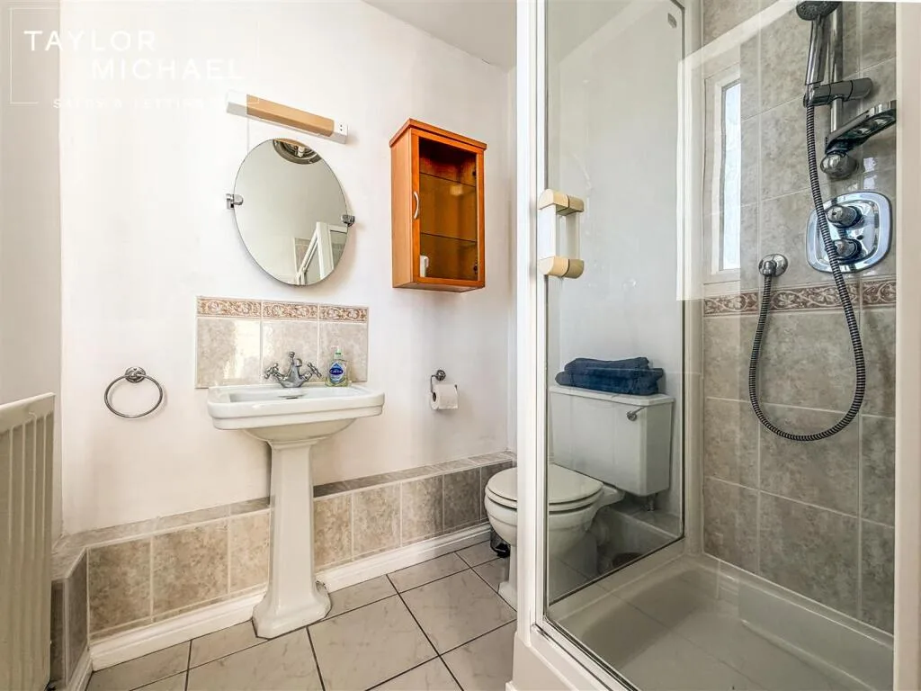 4 bedroom flat for rent