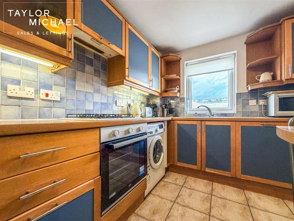 4 bedroom flat for rent