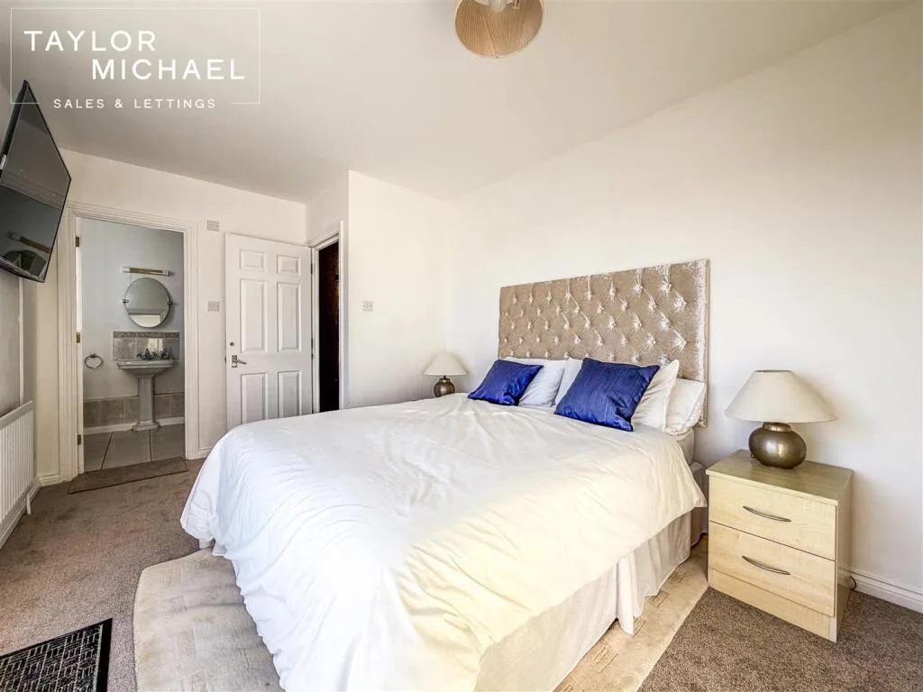 4 bedroom flat for rent