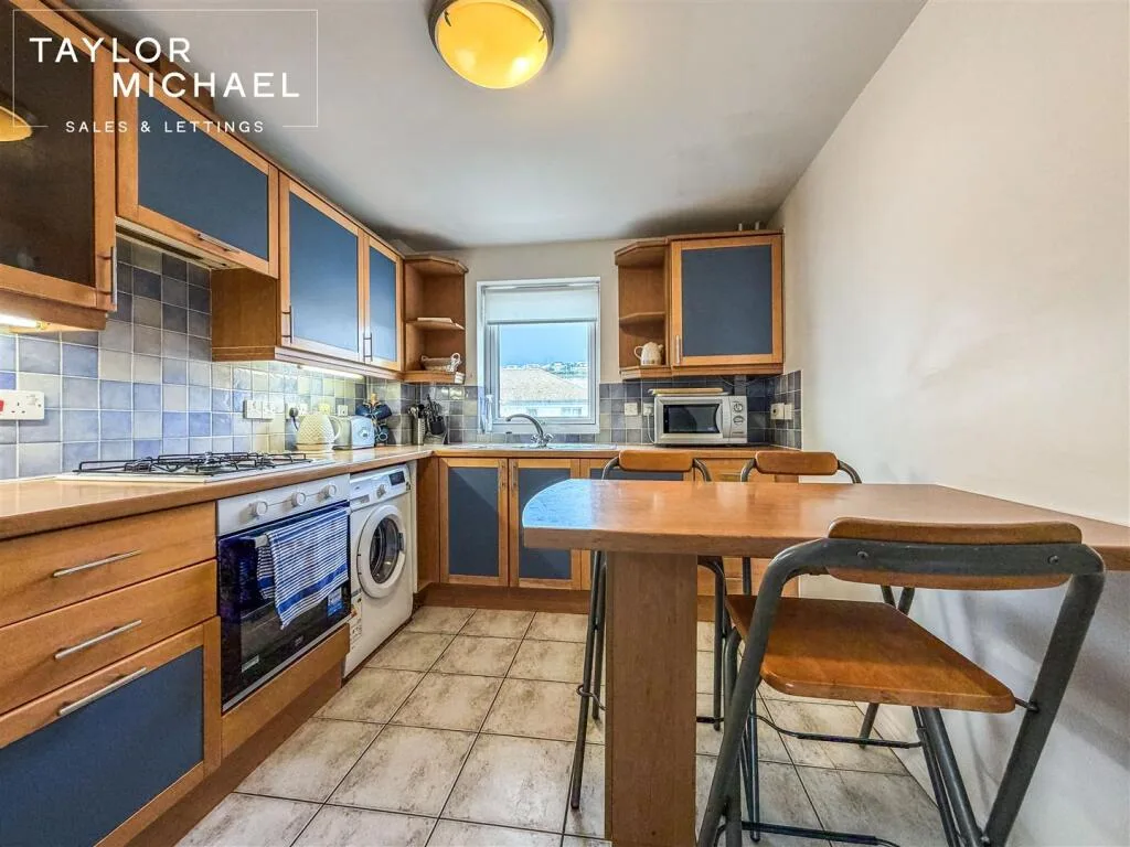 4 bedroom flat for rent