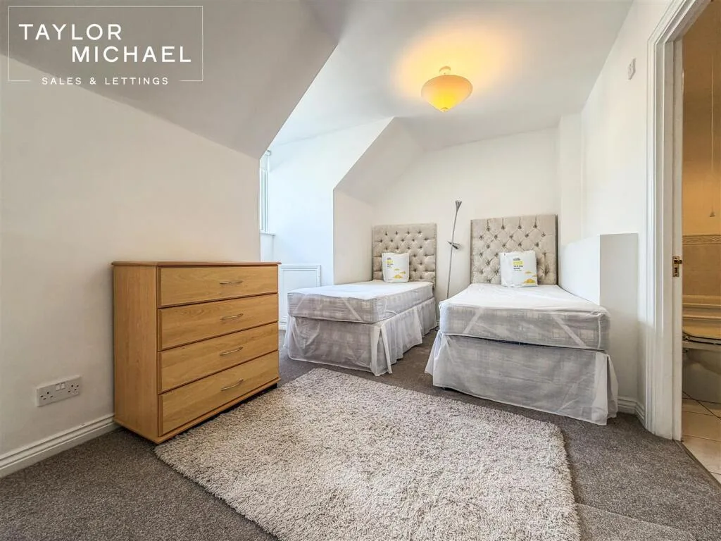 4 bedroom flat for rent