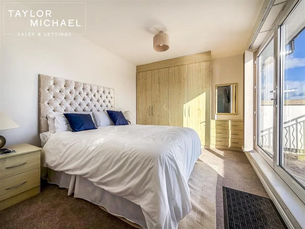 4 bedroom flat for rent
