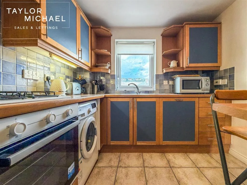 4 bedroom flat for rent