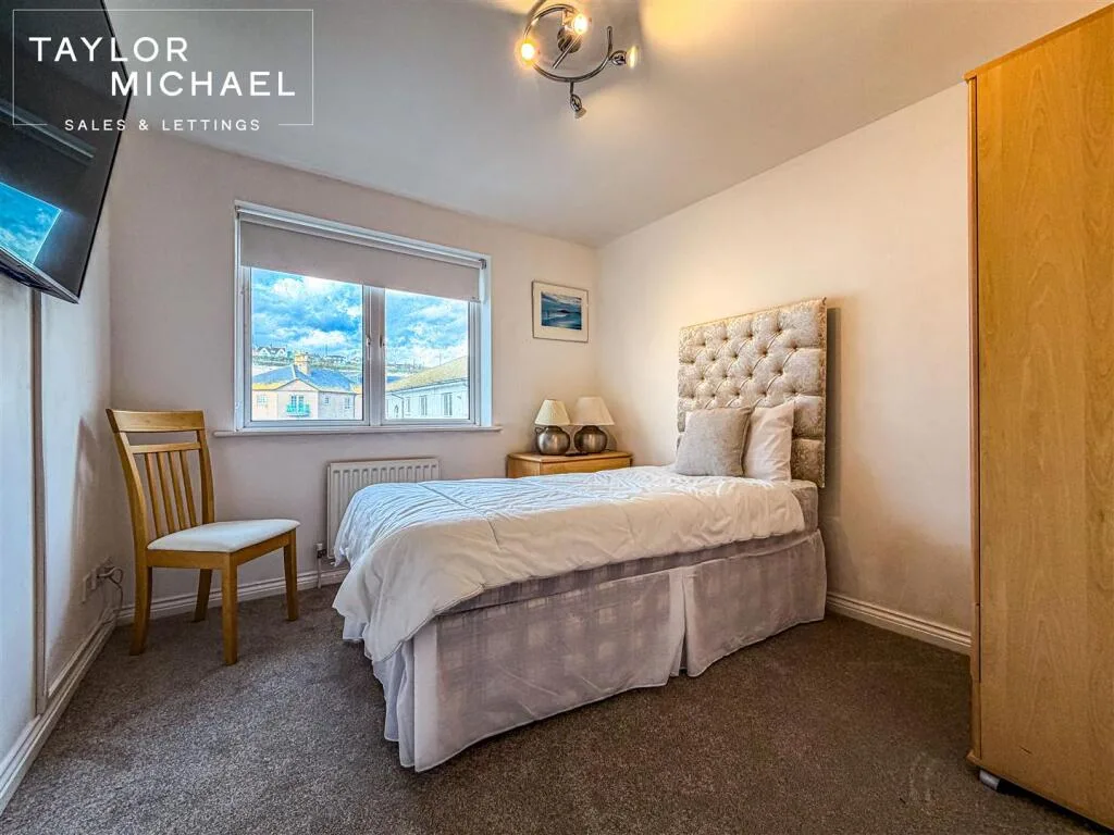 4 bedroom flat for rent