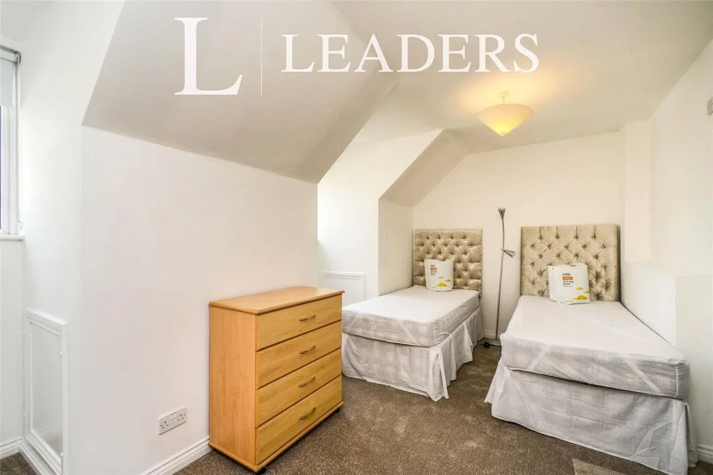 4 bedroom flat for rent