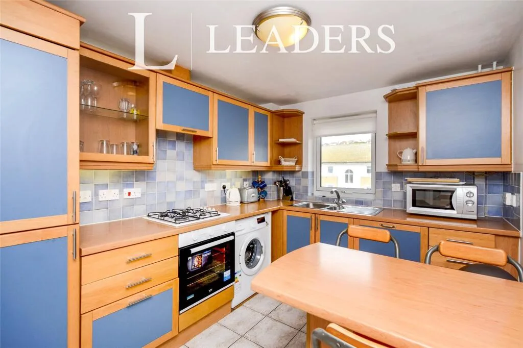 4 bedroom flat for rent