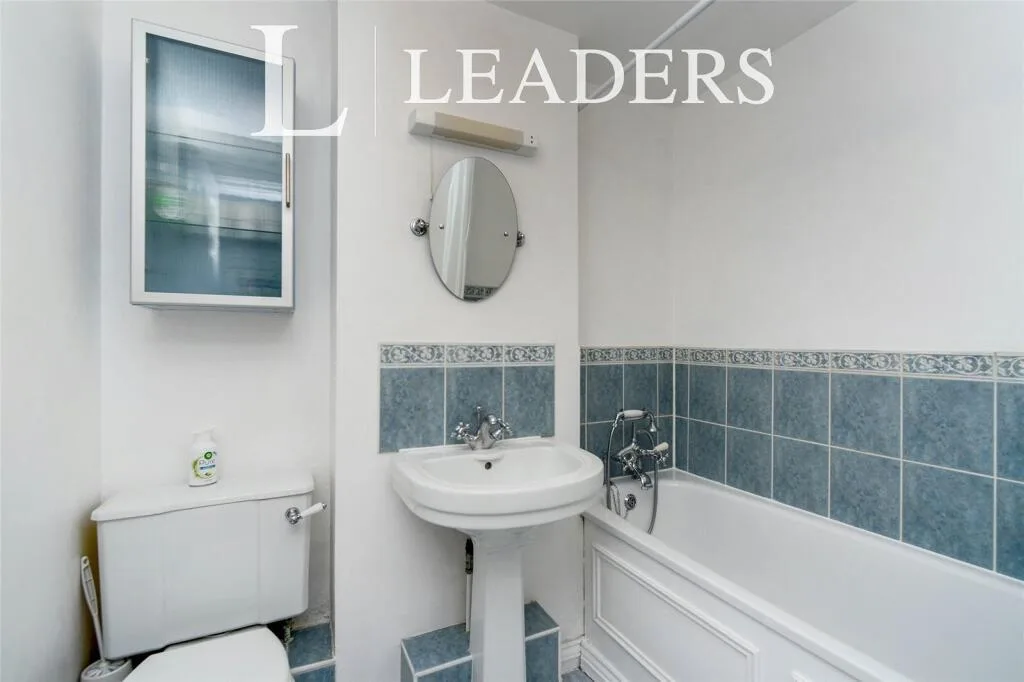 4 bedroom flat for rent