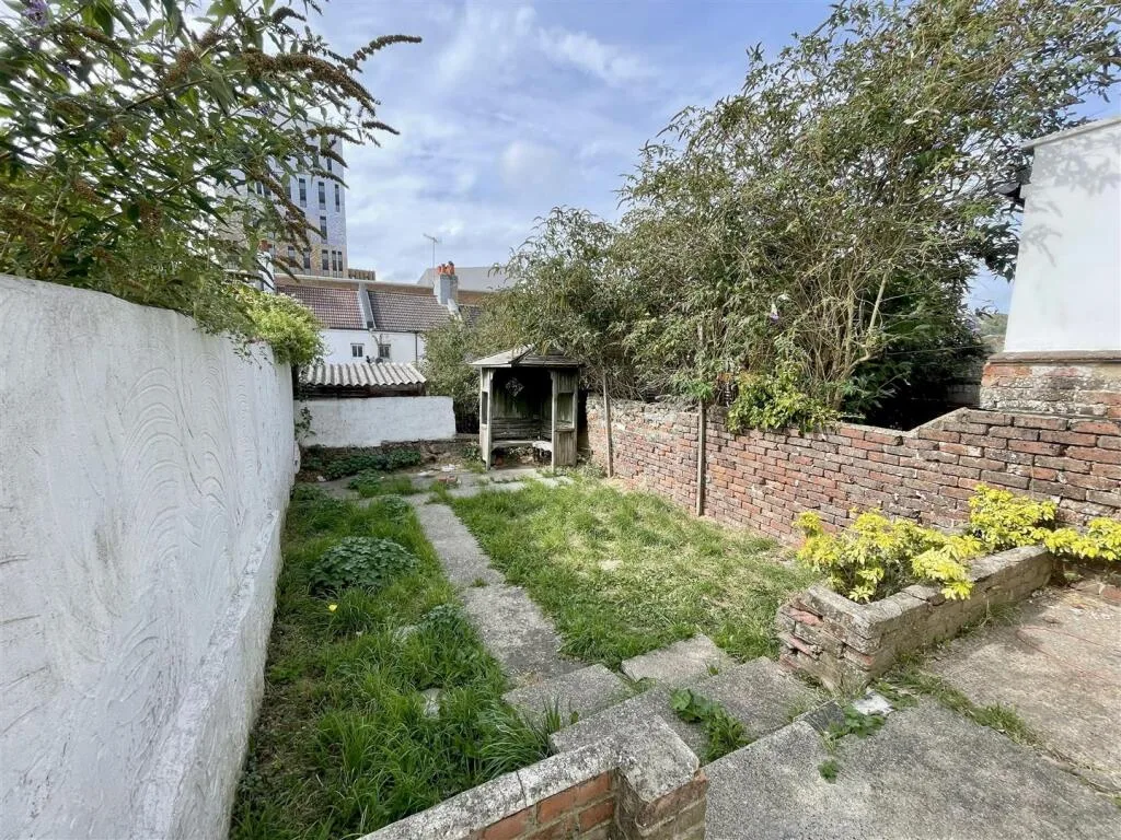 6 bedroom house share for rent