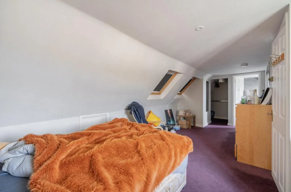 5 bedroom terraced house for rent