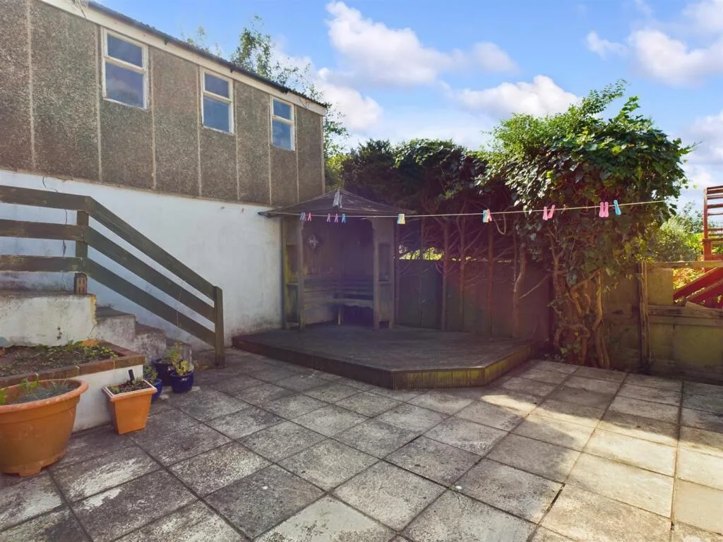 6 bedroom terraced house for rent