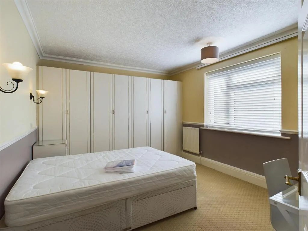 6 bedroom terraced house for rent