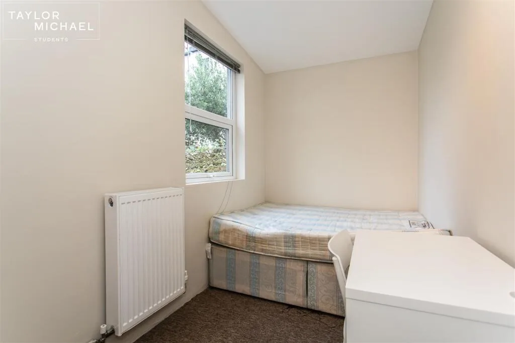6 bedroom terraced house for rent