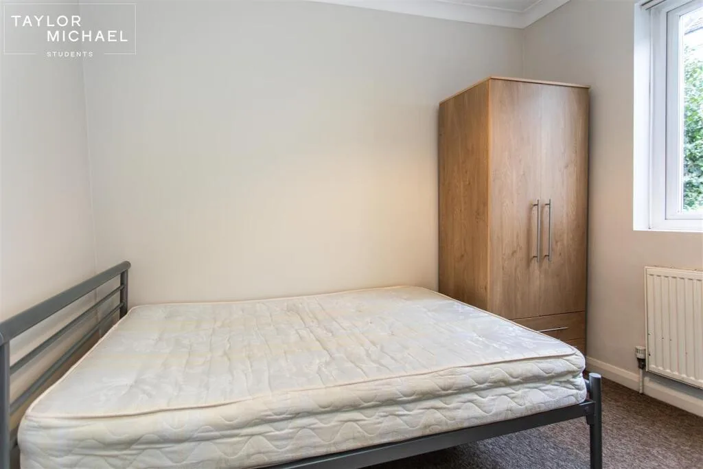 6 bedroom terraced house for rent