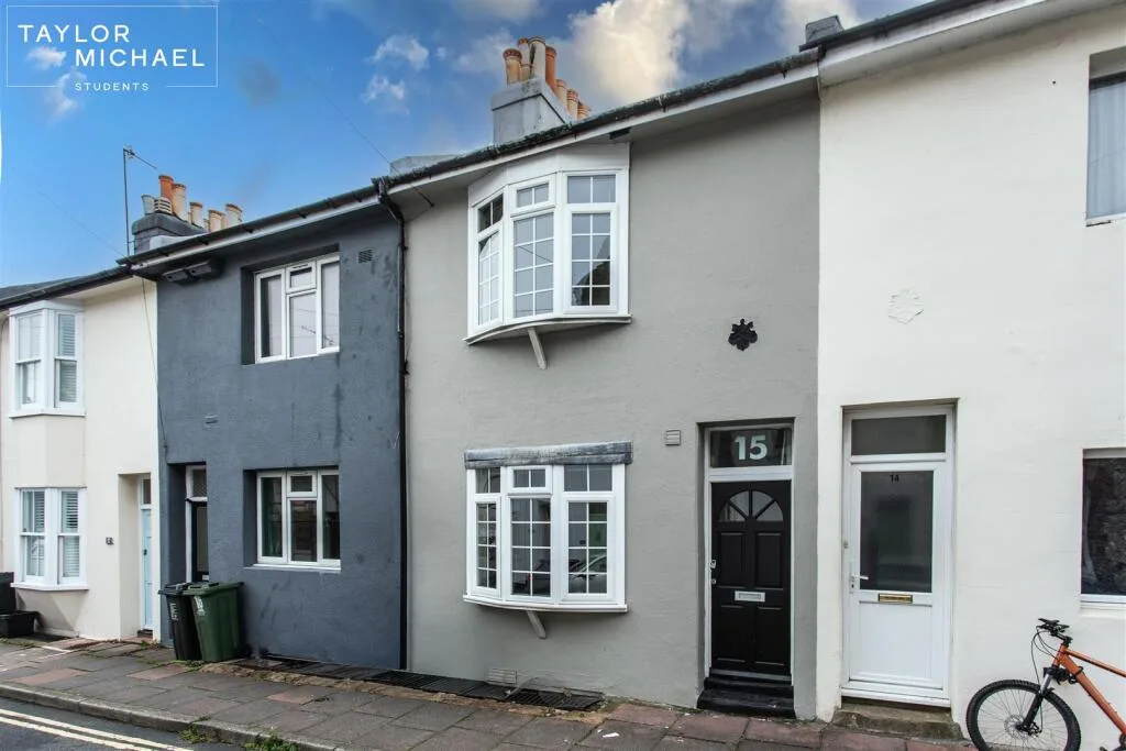 6 bedroom terraced house for rent