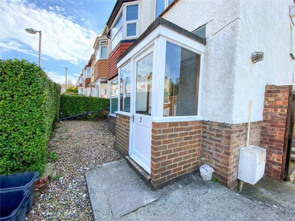 5 bedroom semi-detached house for rent