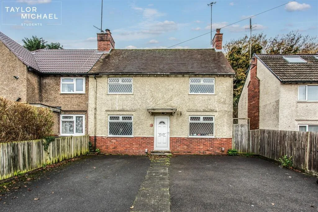 6 bedroom semi-detached house for rent