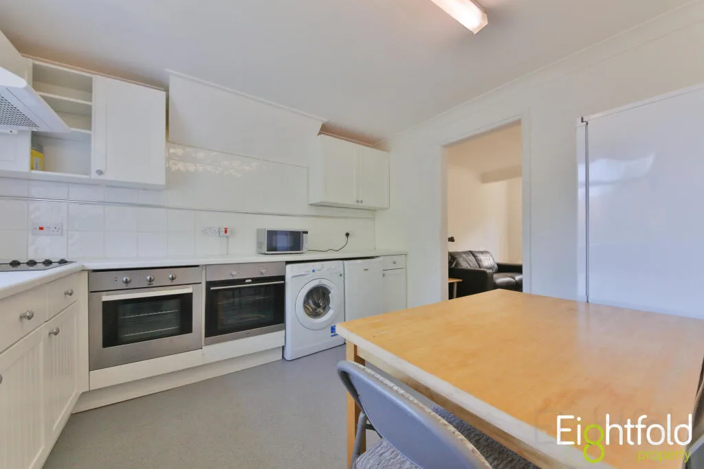 6 bedroom terraced house for rent