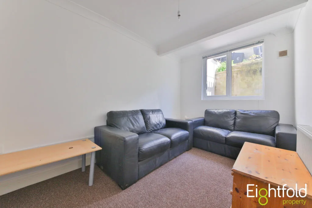 6 bedroom terraced house for rent