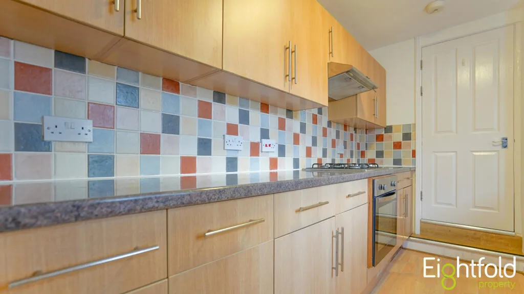 6 bedroom terraced house for rent