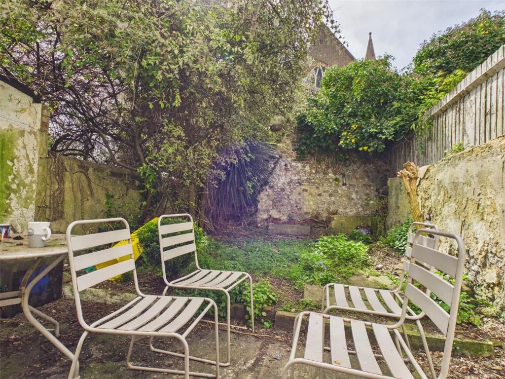 4 bedroom terraced house for rent