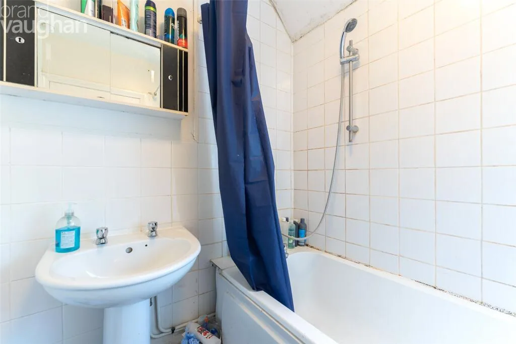6 bedroom terraced house for rent