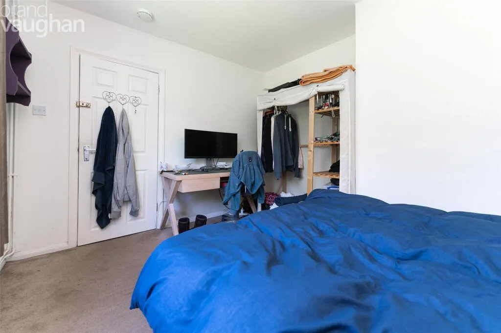 6 bedroom terraced house for rent