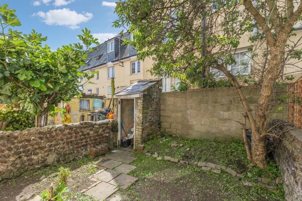 4 bedroom house share for rent
