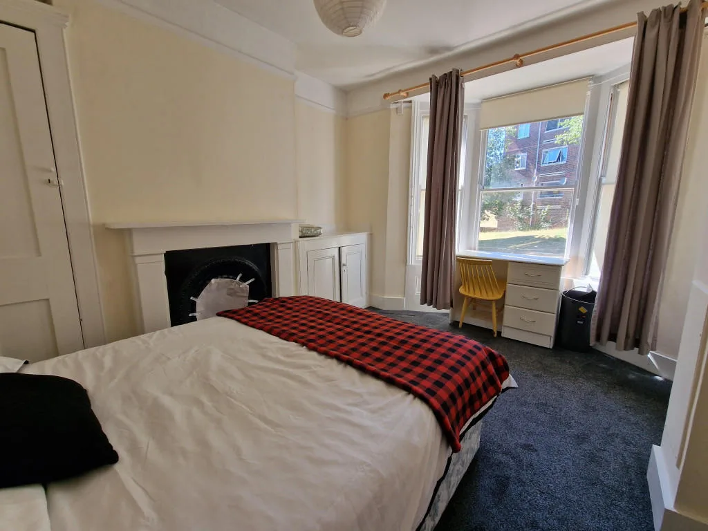 5 bedroom terraced house for rent