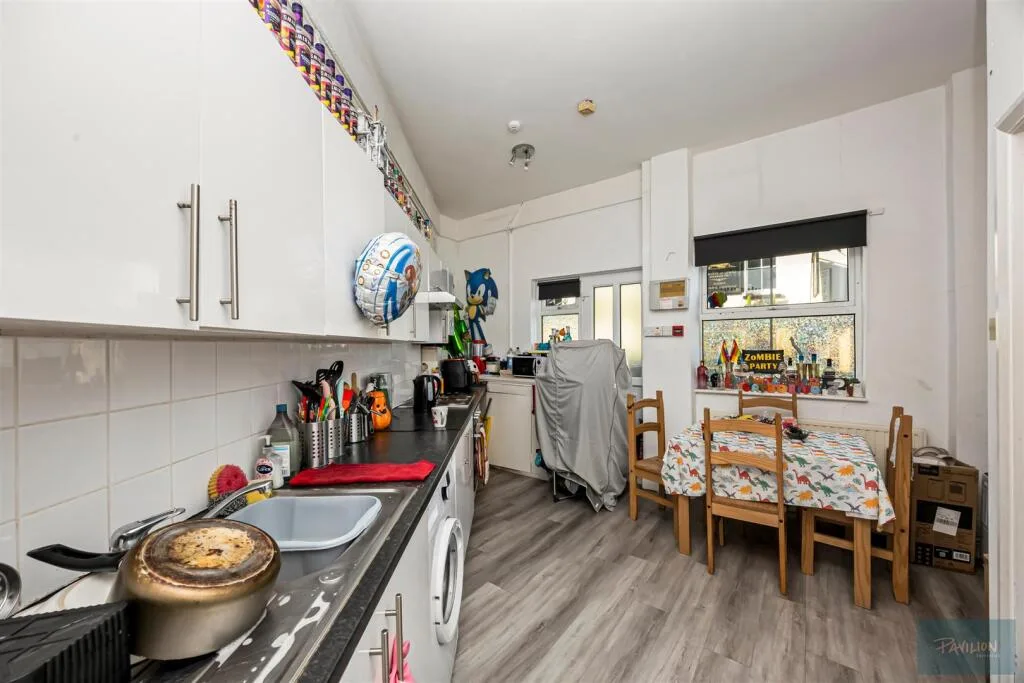 4 bedroom house share for rent