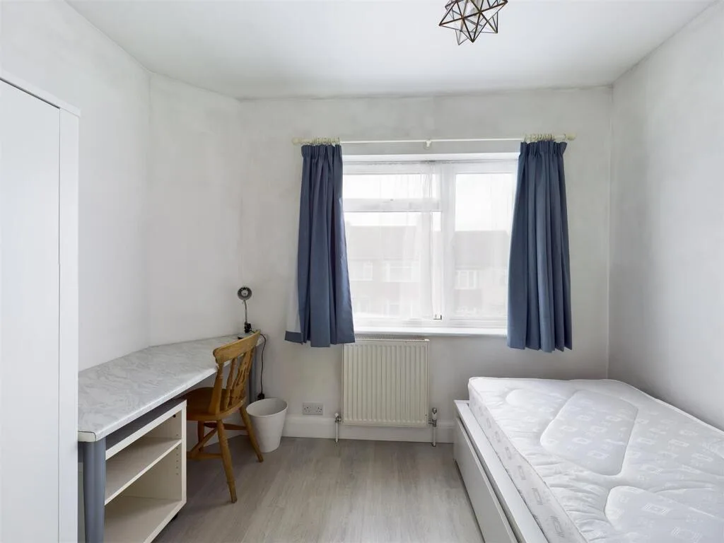 6 bedroom terraced house for rent