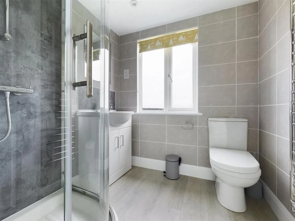 6 bedroom terraced house for rent